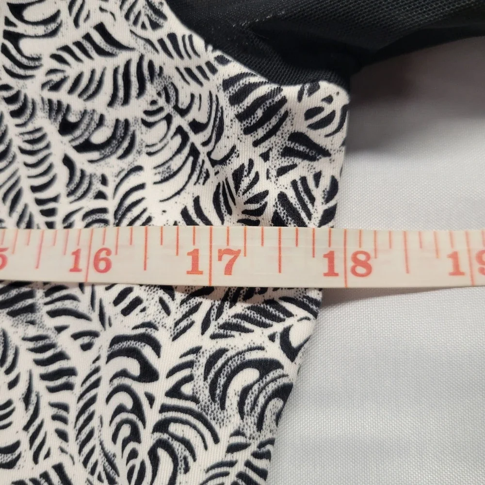 Tommy Bahama Everyday Active Womens Small Black White Palm Leaf Quarter Zip Top - Picture 5 of 9